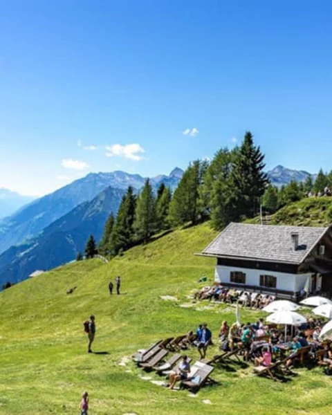 Stafell Hut