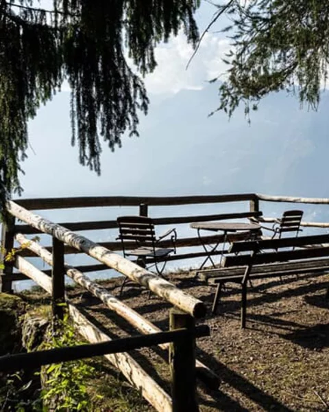 The most ingenious resting places with a view of Merano