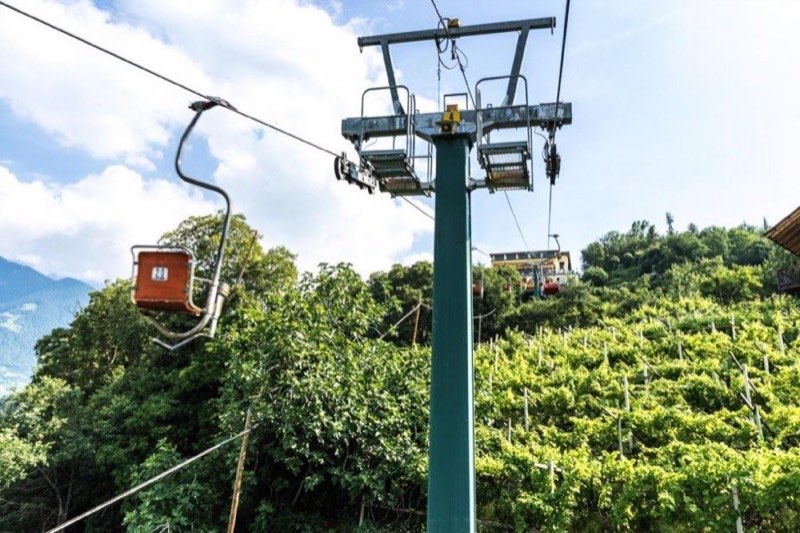 Chairlift Merano- Tirolo
