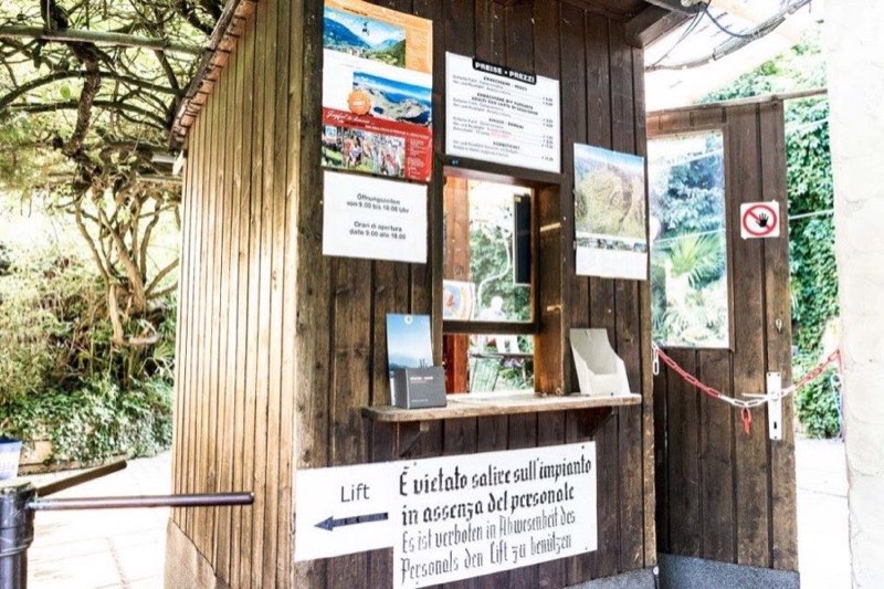 Chairlift Merano- Tirolo