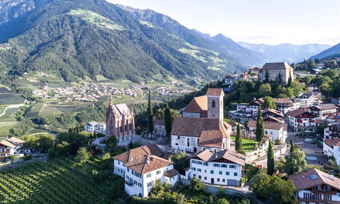 Scena above Merano